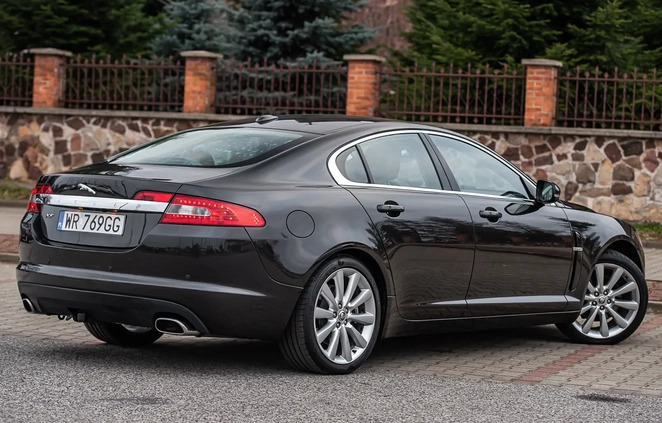 Jaguar XF cena 45900 przebieg: 215000, rok produkcji 2011 z Wasilków małe 529
